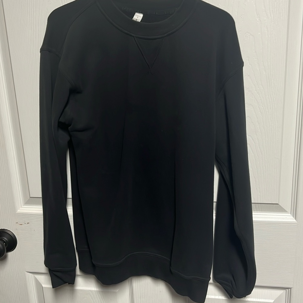 Lululemon sweatshirt size 6